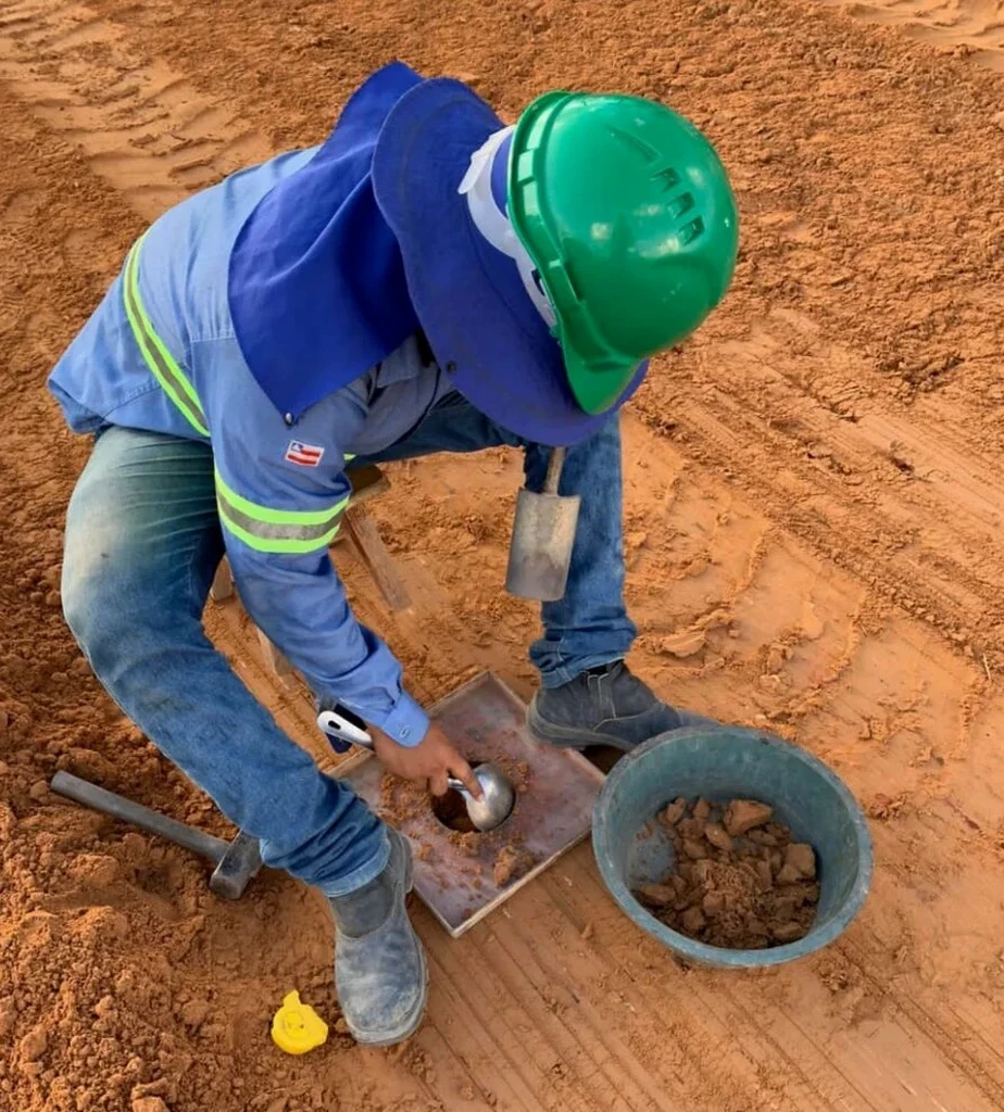 Felddichtebestimmung mit Sandkegelverfahren in Esslingen